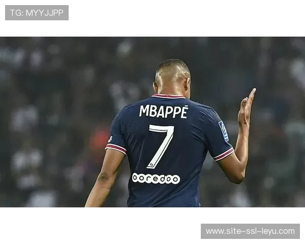 从青训到金靴：维尼修斯在法甲的崛起之路，年轻球员获得战术核心自由度