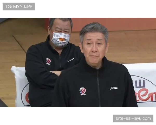 【2026年4月CBA联赛·人物·专访深圳队主帅郑永刚接受专访，谈球队年轻化进程